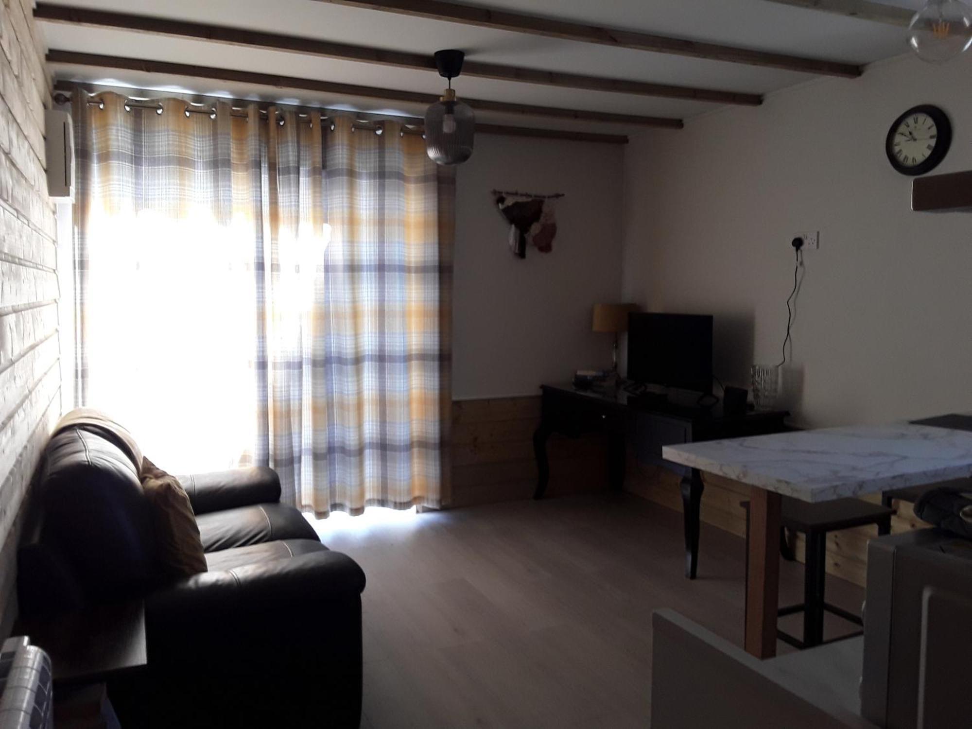 The Lodge Guesthouse Brittas Luaran gambar