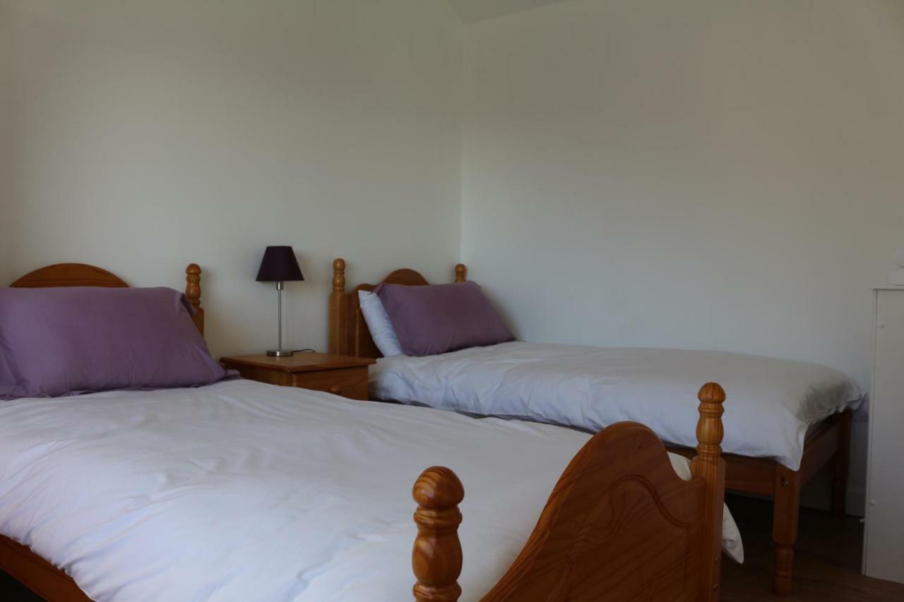 The Lodge Guesthouse Brittas Luaran gambar