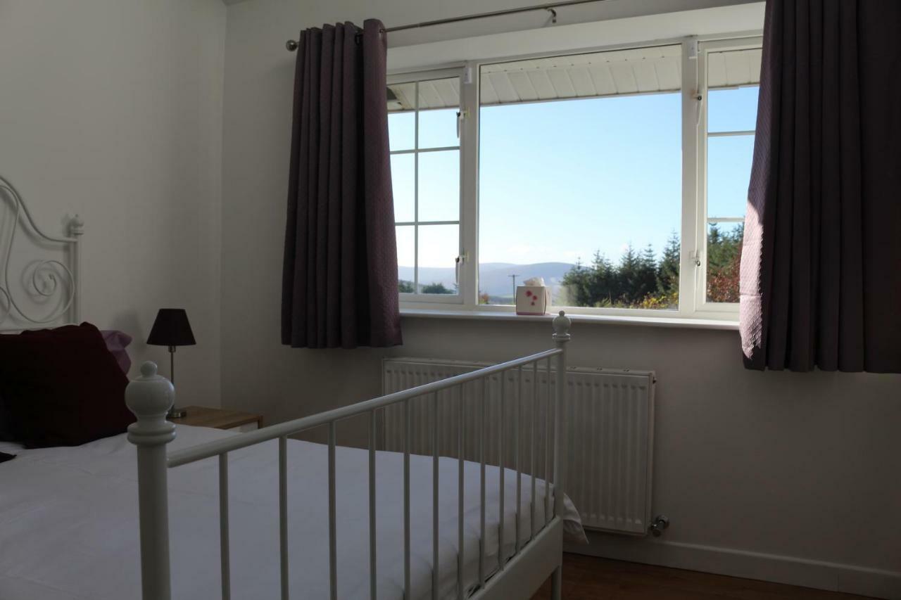 The Lodge Guesthouse Brittas Luaran gambar