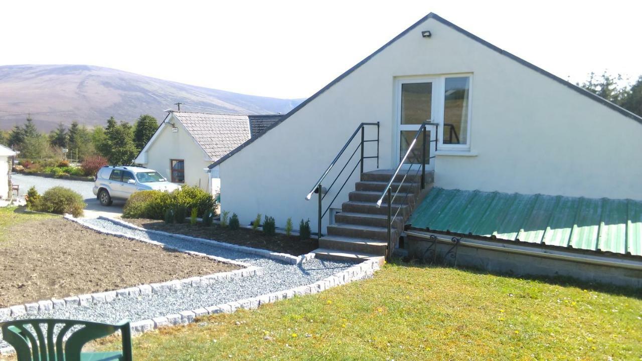 The Lodge Guesthouse Brittas Luaran gambar